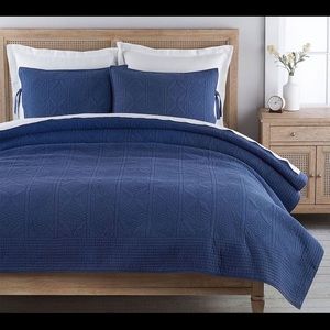 Pottery Barn Quilt Set